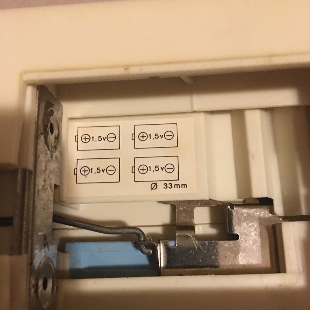 Singer Lockstitch Sewing Machine - Picture 5 of 5